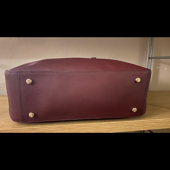 Henri Bendel Top Handle Satchel Very Rare, Wine. - Picture 7 of 11